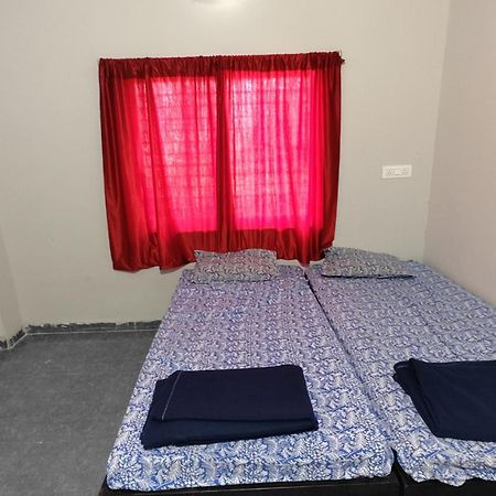 Aadishkti Bhakt Nivas Hotel Tuljapur Exterior photo