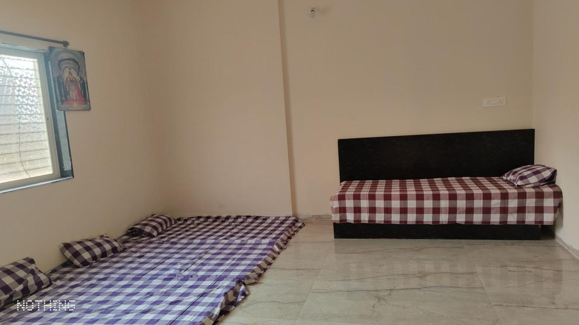 Aadishkti Bhakt Nivas Hotel Tuljapur Room photo