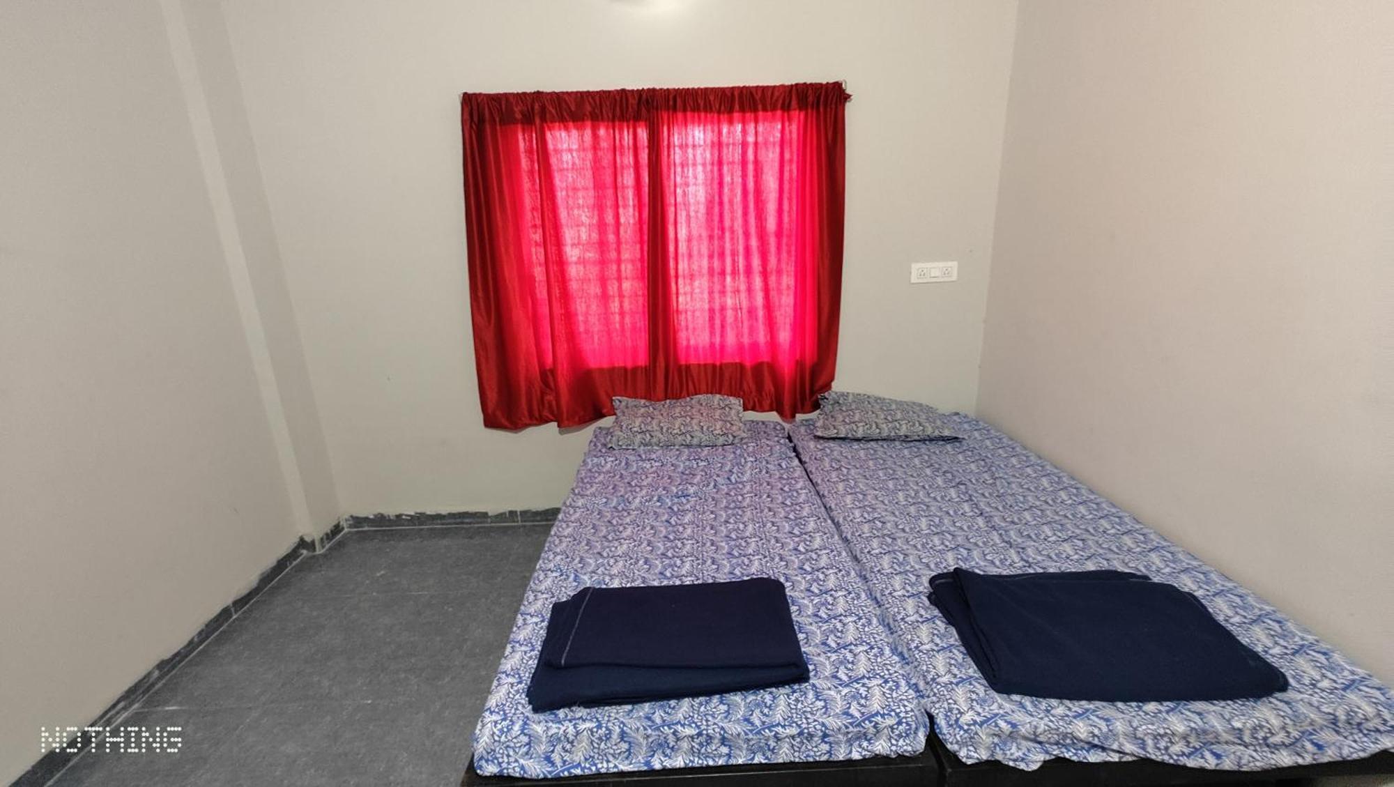 Aadishkti Bhakt Nivas Hotel Tuljapur Exterior photo